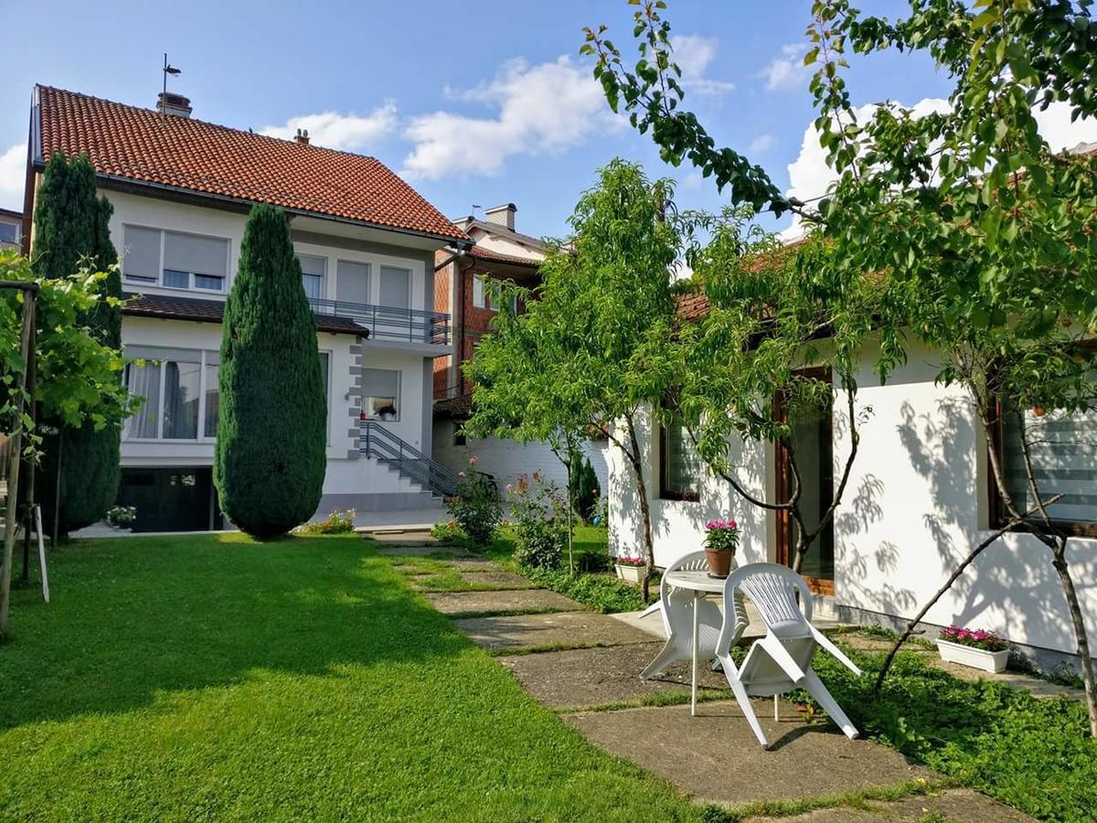 Garden Guesthouse Gjakova Dış mekan fotoğraf