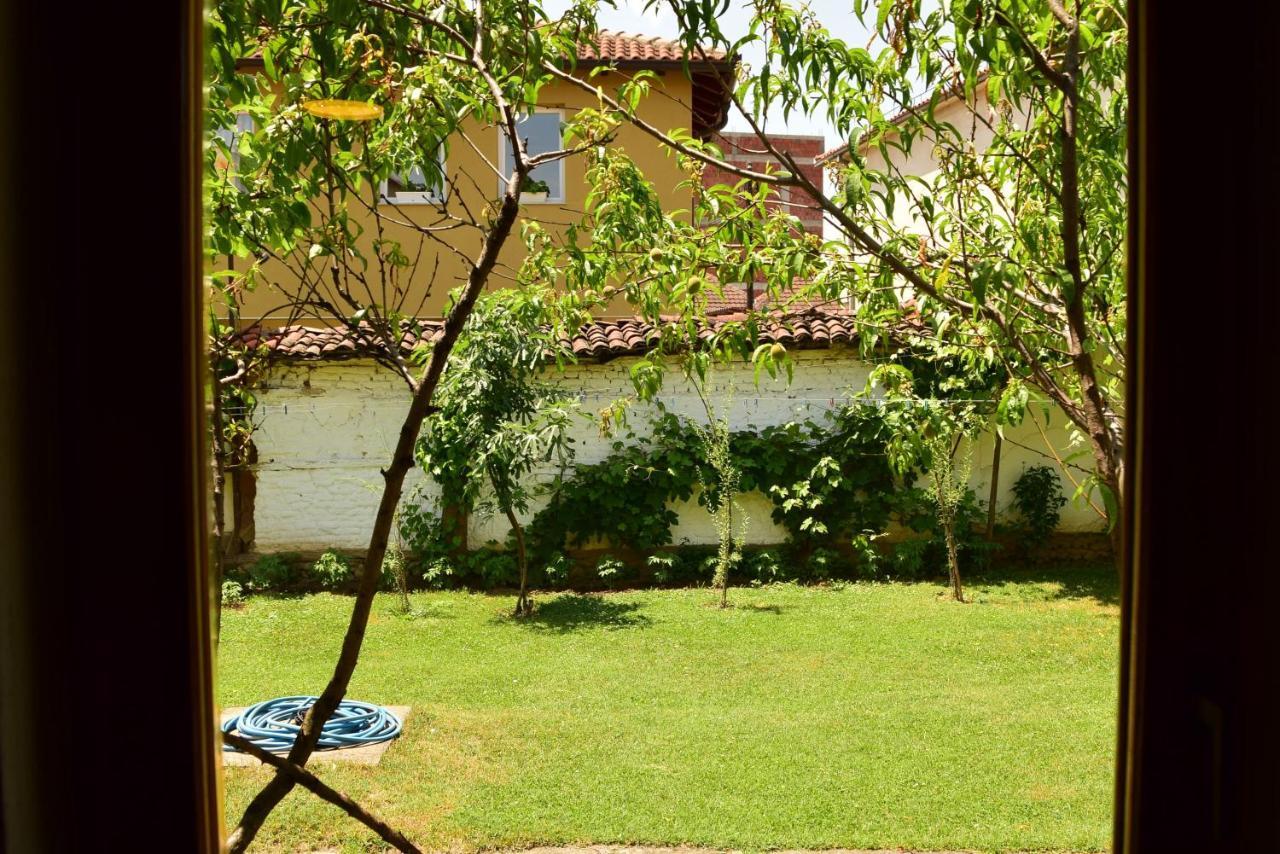 Garden Guesthouse Gjakova Dış mekan fotoğraf